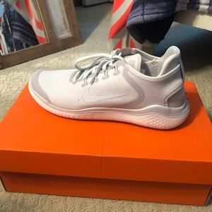NIKE FLYKNIT RACER a women’s size 9 gently worn